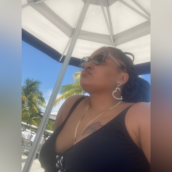 Meet your Posher, Jessica - Picture 3 of 9